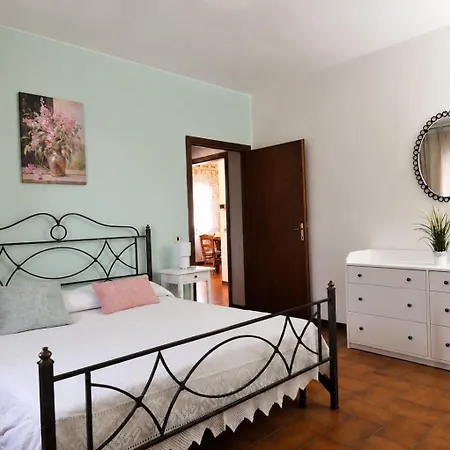 La Casa Dei Pini بيت للعطل *